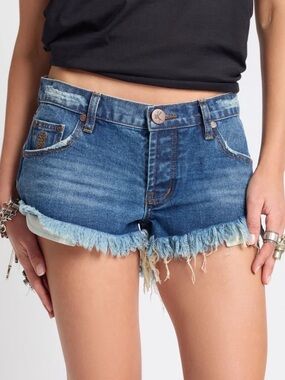 One Teaspoon Frayed Hem Denim Shorts - Blue